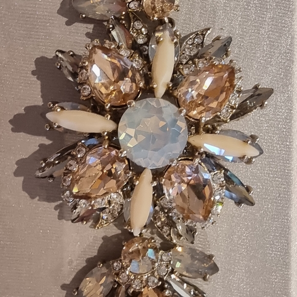 Marches a crystal earring and bracelet set-NWOT - Picture 4 of 8